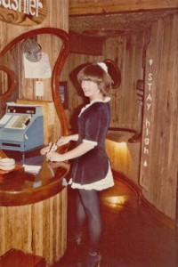 9ChambermaidHostessArea